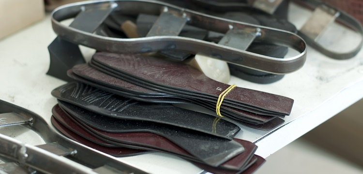 汽車電子電氣架構簡介?安博檢測專業為您提供移動電源FCC-SDOC認證服務，產品檢測認證找哪家機構 