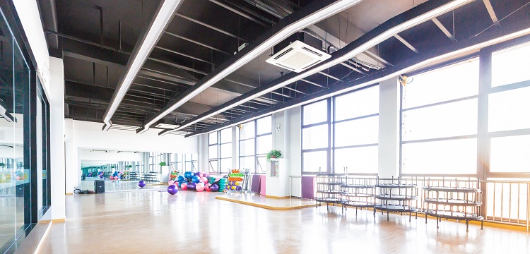 工廠監控壞了，導致線路中零線帶電，交流充電樁不能使用，請問如何判斷??電車的家用充電樁和隨車充電氣結構工作原理是一樣的么 